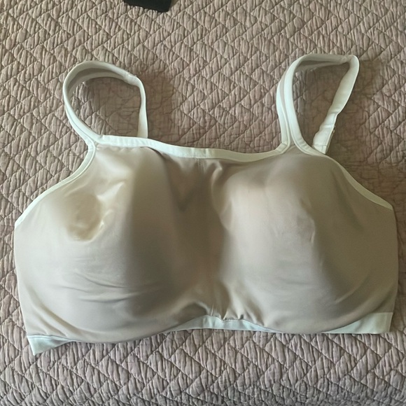 Natori Yogi underwire high impact NWOT Sports Bra - Picture 3 of 4